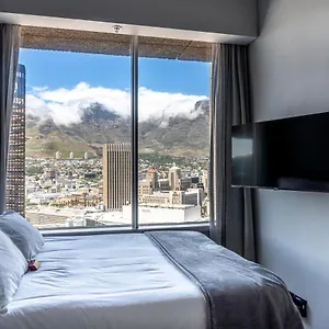 Stunning 1-bedroom With Mountain Views Cape Town